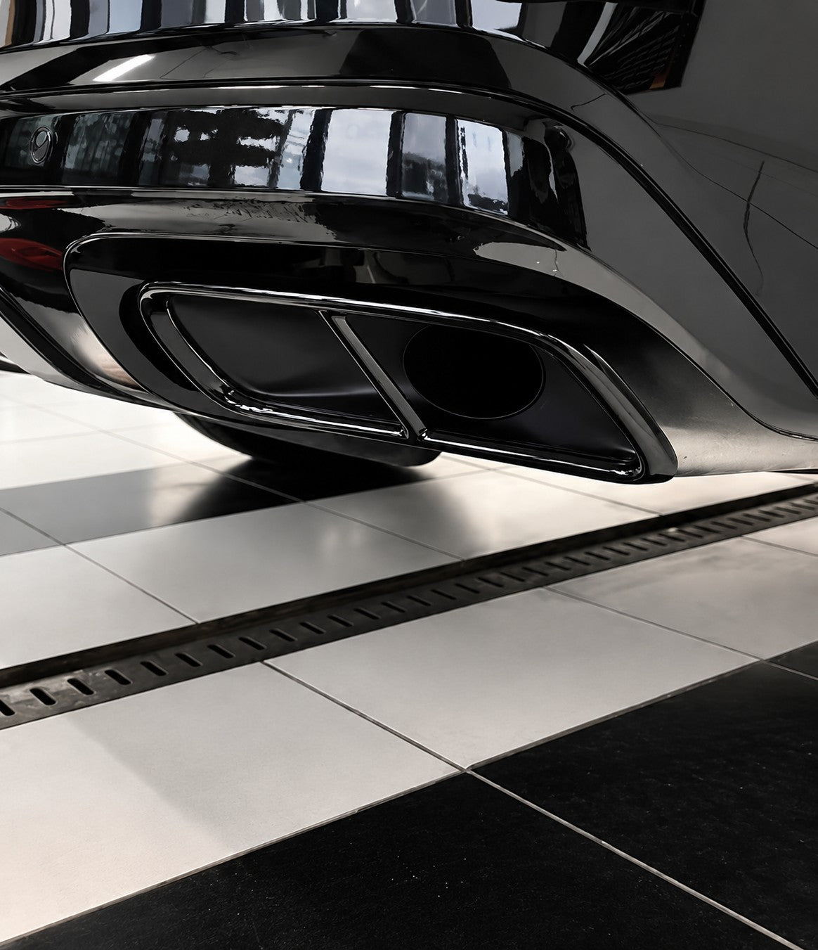 Auspuffblenden für Audi Q7 2016–2019 Auspuff Edelstahl Schwarz Hochglanz 4M